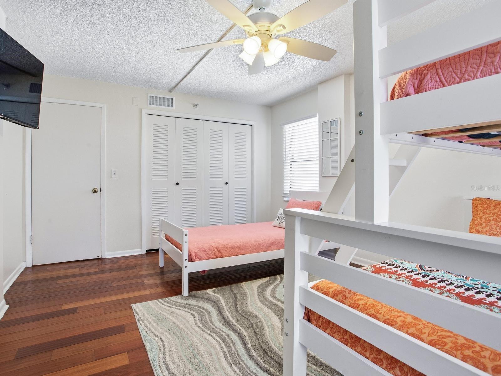 SHALIMAR CONDO - Residential