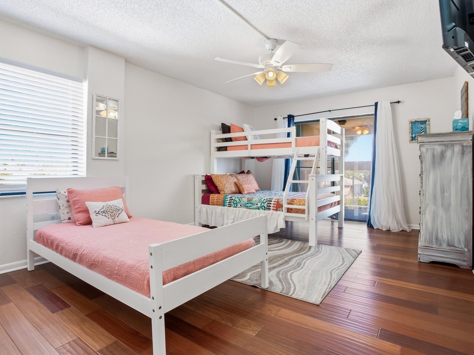 SHALIMAR CONDO - Residential