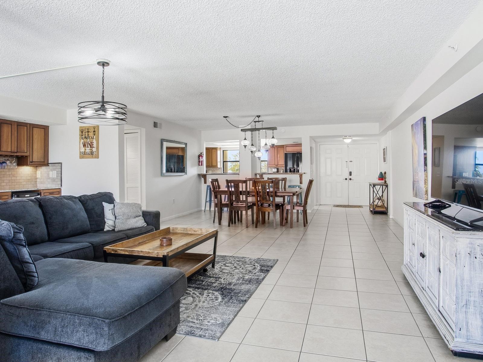 SHALIMAR CONDO - Residential