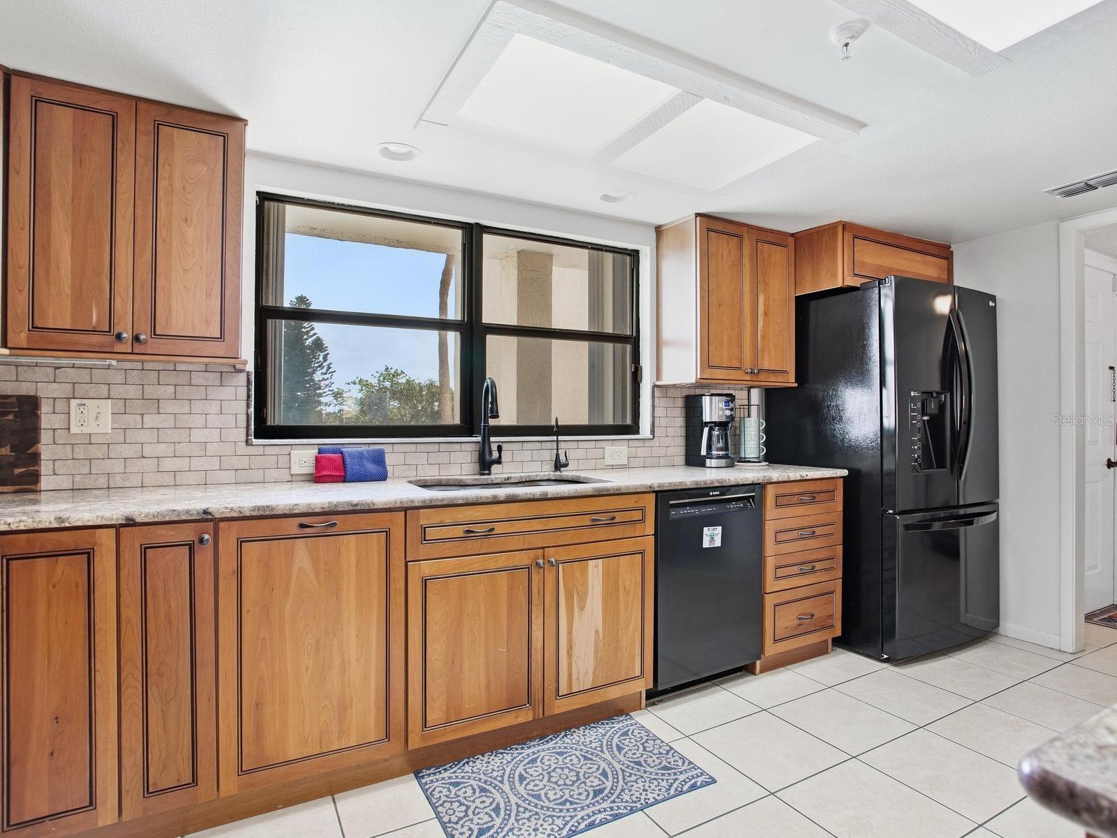 SHALIMAR CONDO - Residential
