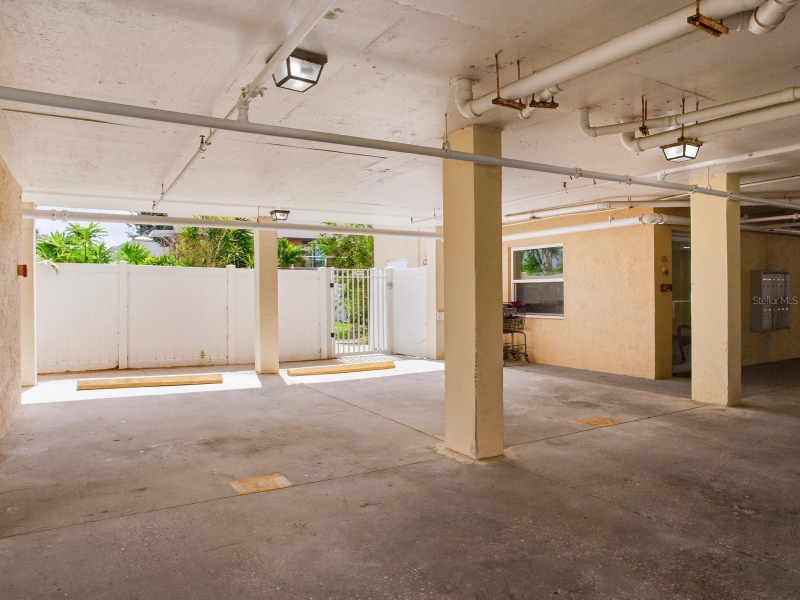 SHALIMAR CONDO - Residential