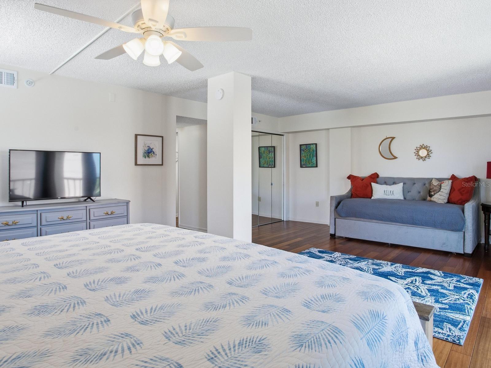 SHALIMAR CONDO - Residential