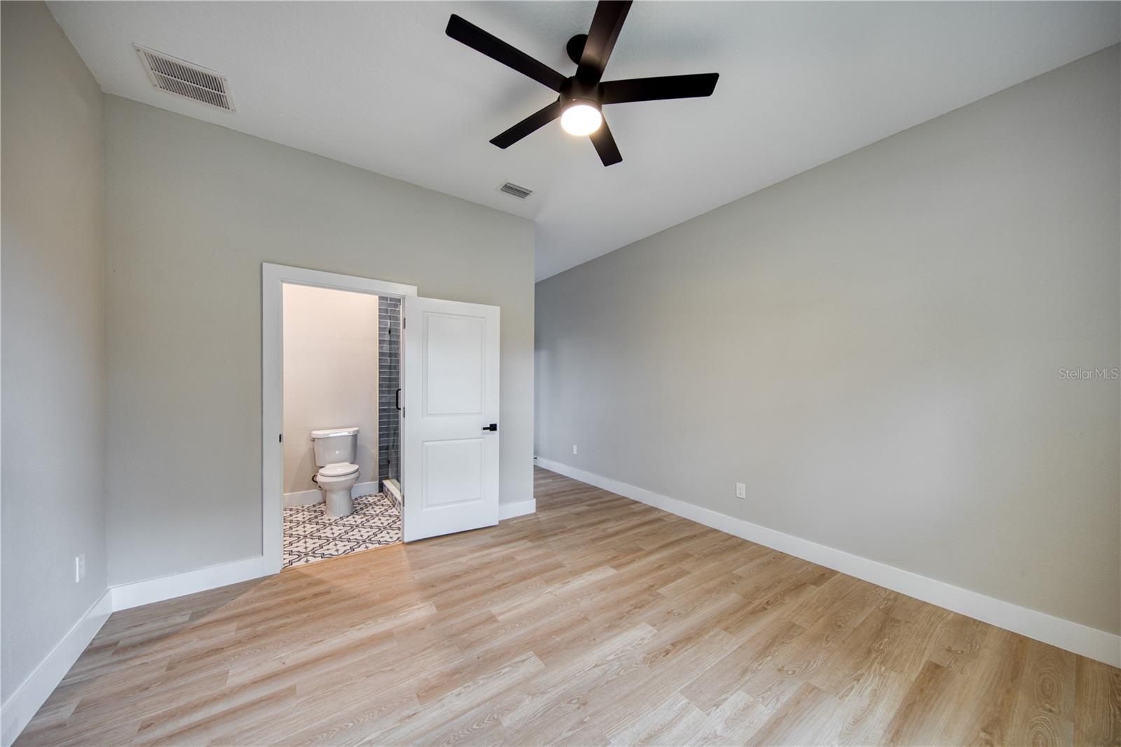 MONTICELLO PARK - Residential Lease