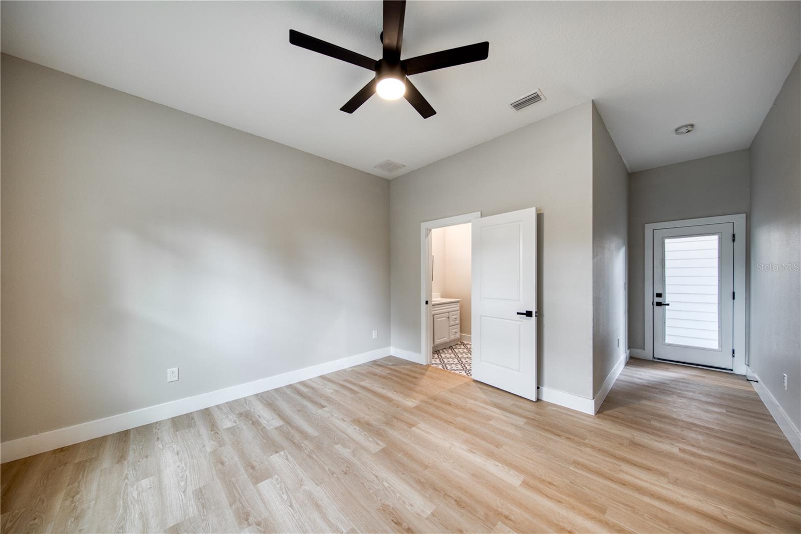 MONTICELLO PARK - Residential Lease