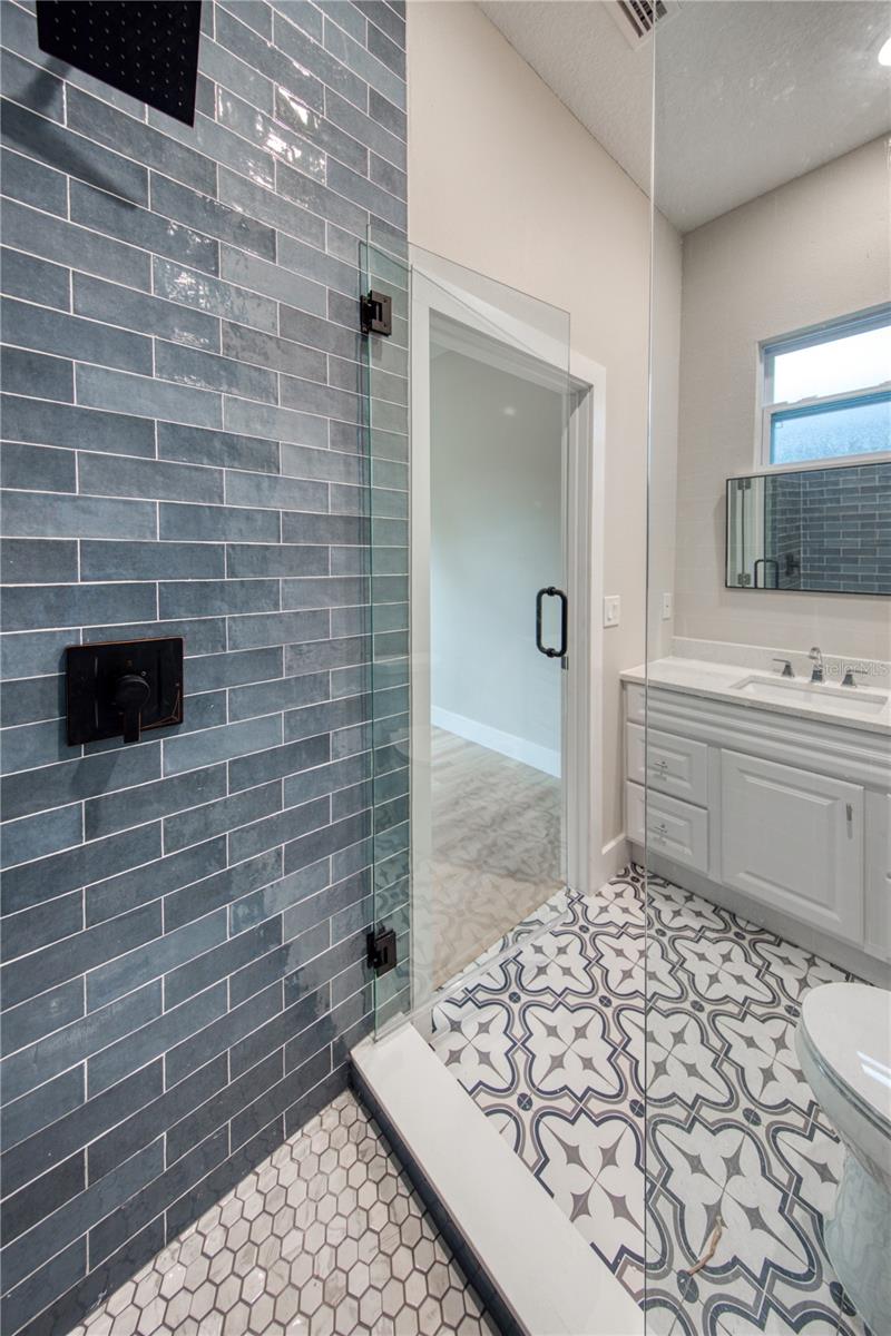 MONTICELLO PARK - Residential Lease