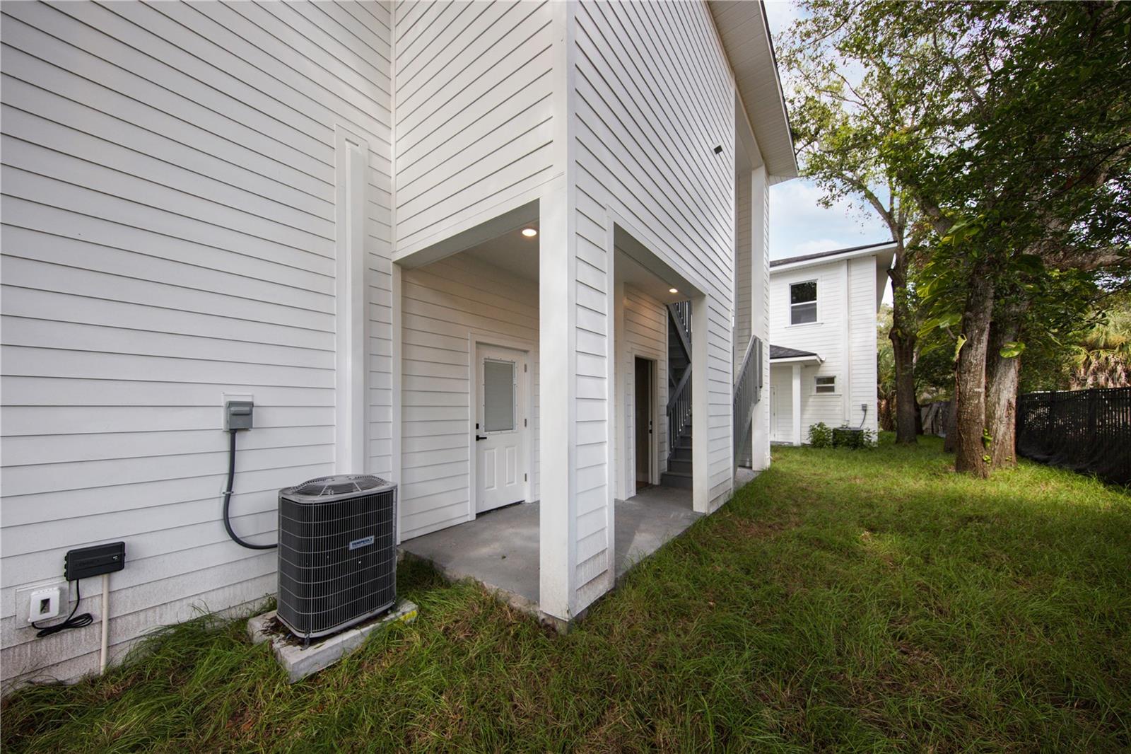 MONTICELLO PARK - Residential Lease