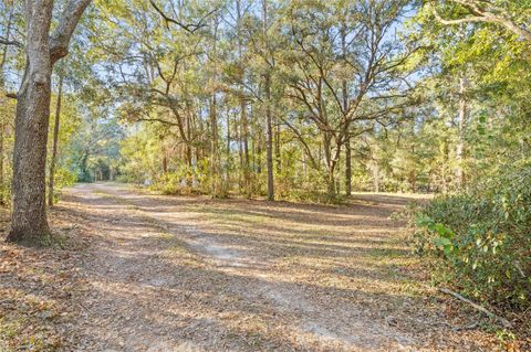 A home in BROOKSVILLE