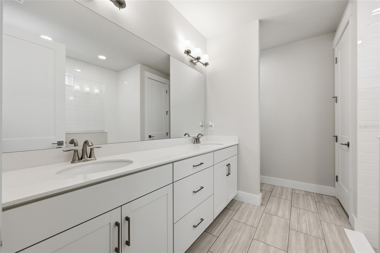 04 FAIRWAYS - Residential