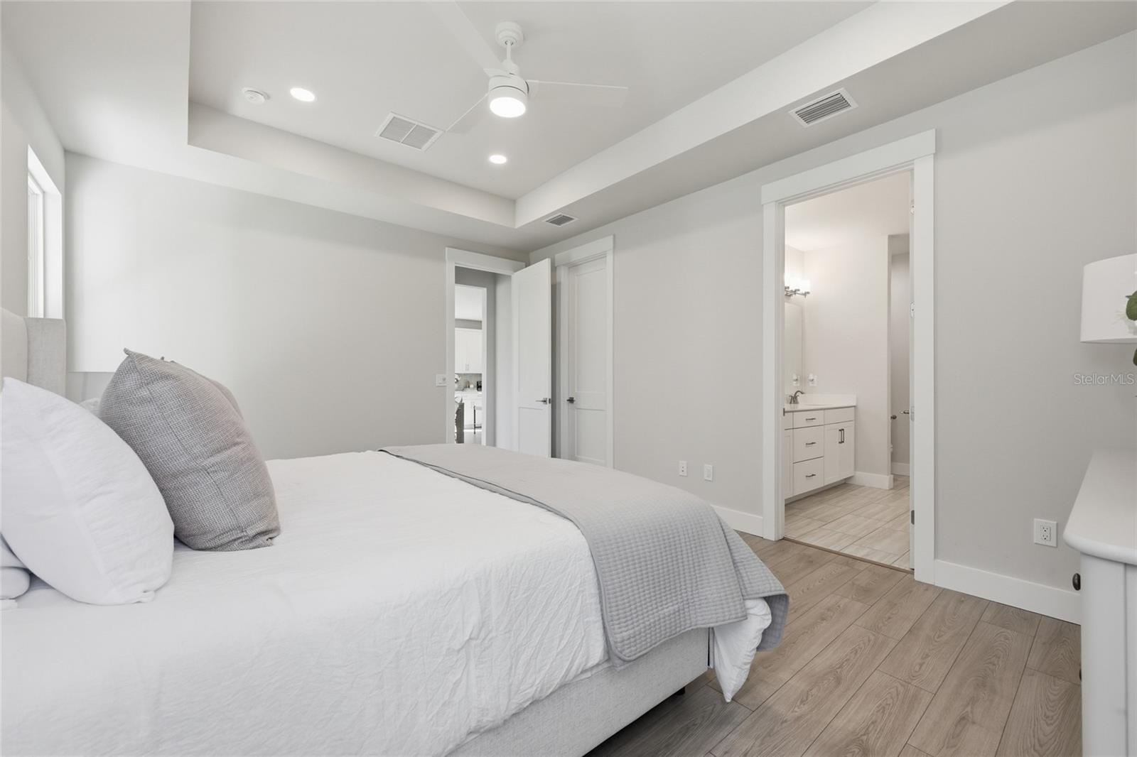 04 FAIRWAYS - Residential