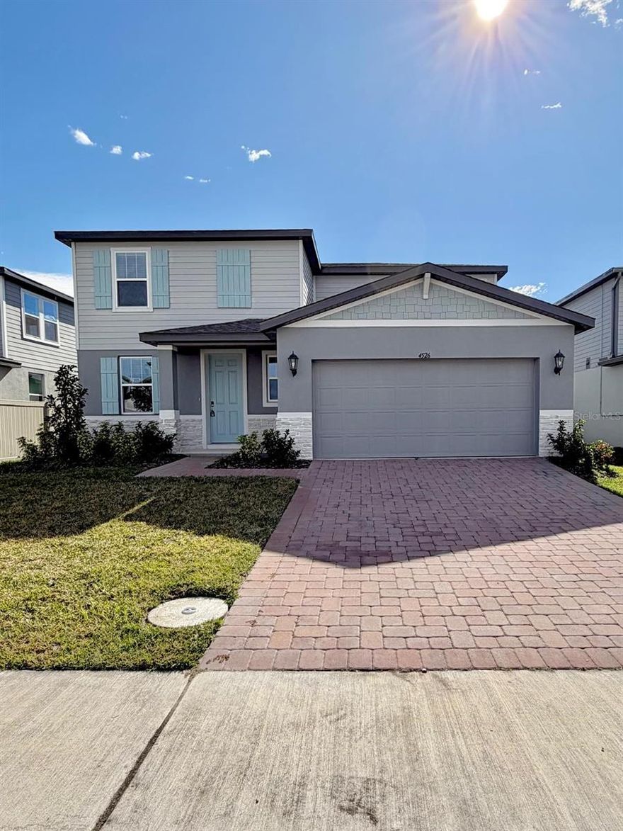 Brand new, never-lived-in home for rent in Meadow at Crossprairie – St. Cloud, FL

This brand new, never-lived-in two-story residence offers comfort, space, and a modern design. The home features 5 bedrooms, 2 full bathrooms, and 1 powder room, ideal for families seeking functionality and quality of life.

The open-concept floor plan integrates a spacious living room with a fully equipped kitchen featuring all necessary appliances, a functional breakfast bar, and a fully equipped laundry room. Sliding doors in the living room provide direct access to the outdoor area, bringing more natural light and ventilation to the space.

The master suite is located on the ground floor, offering privacy and convenience with a private bathroom, walk-in closet, and carpeting. Upstairs, you'll find the remaining bedrooms and a spacious loft, perfect for a home office, TV room, or social area.

Located in Meadow at Crossprairie, a community of new homes in St. Cloud, the property offers easy access to main roads and is close to restaurants, supermarkets, and excellent schools.

Don't miss the opportunity to be the first resident of this incredible house!