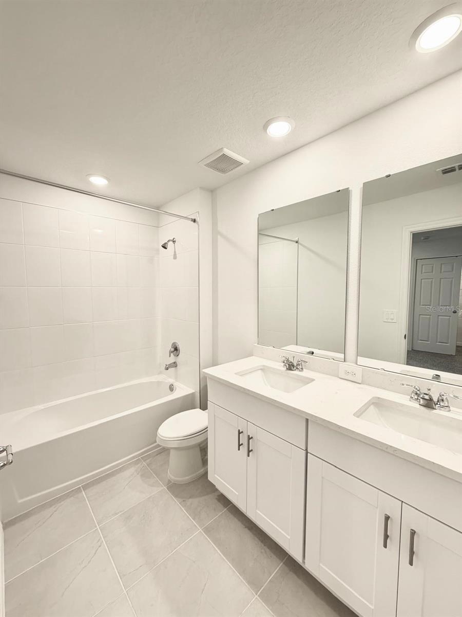 THE MEADOW AT CROSSPRAIRIE - Residential Lease