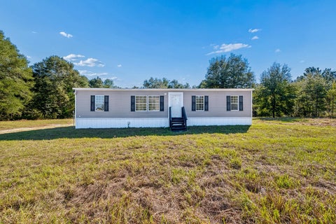 Tiny photo for 17571 NW 71st Avenue, Trenton, FL 32693 (MLS # GC544490)