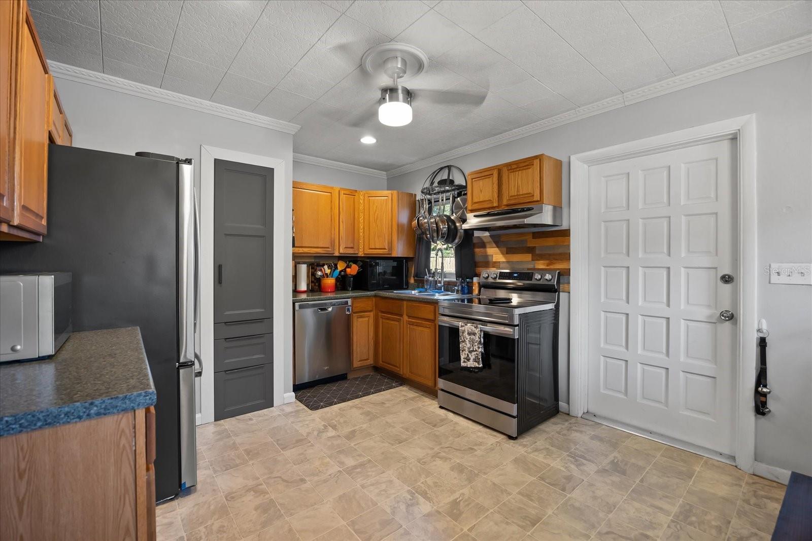 CONDEL GARDENS - Residential