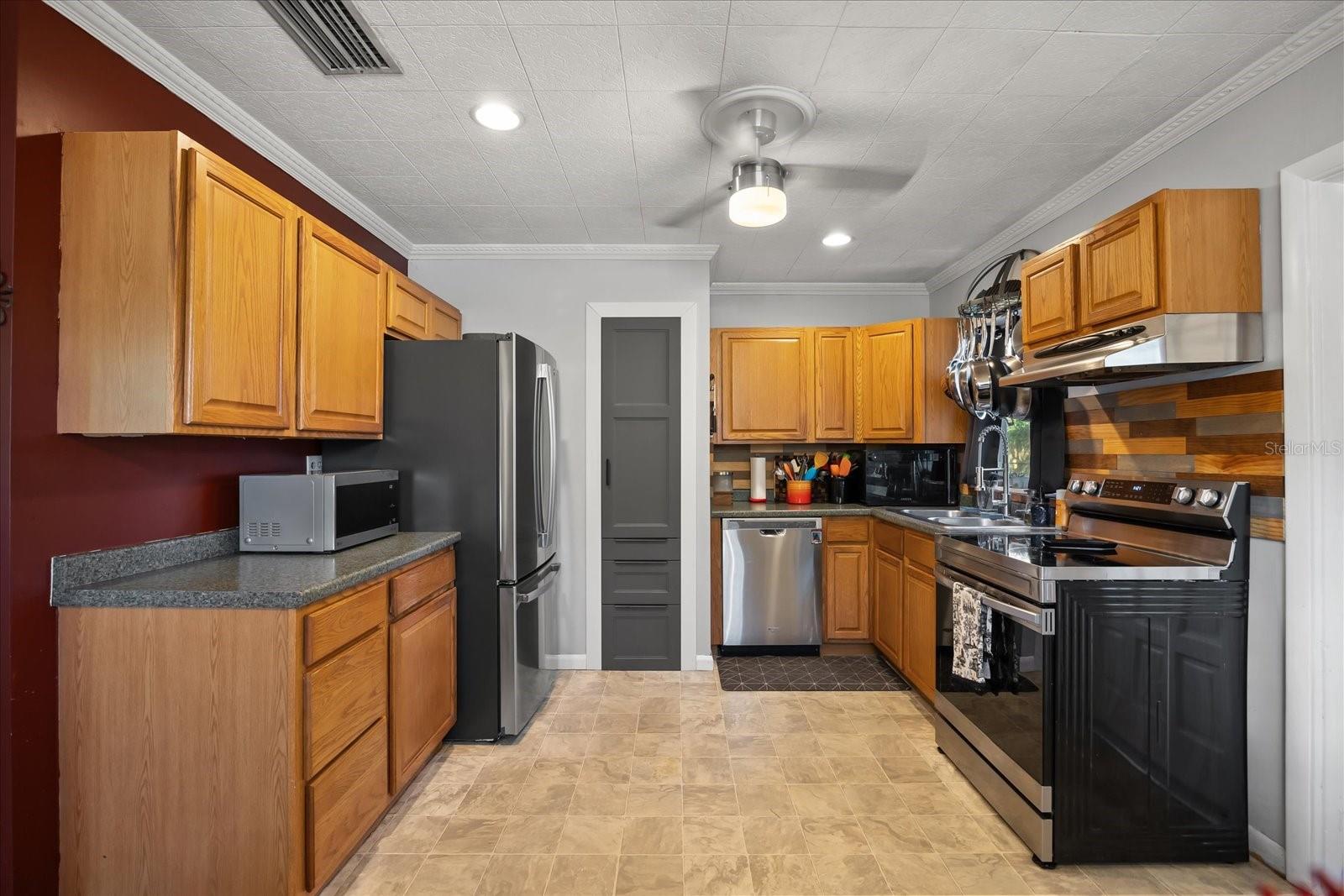 CONDEL GARDENS - Residential