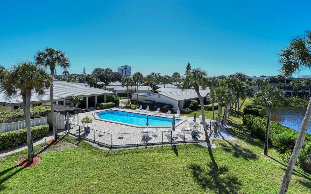 WHISPERING SANDS - Residential