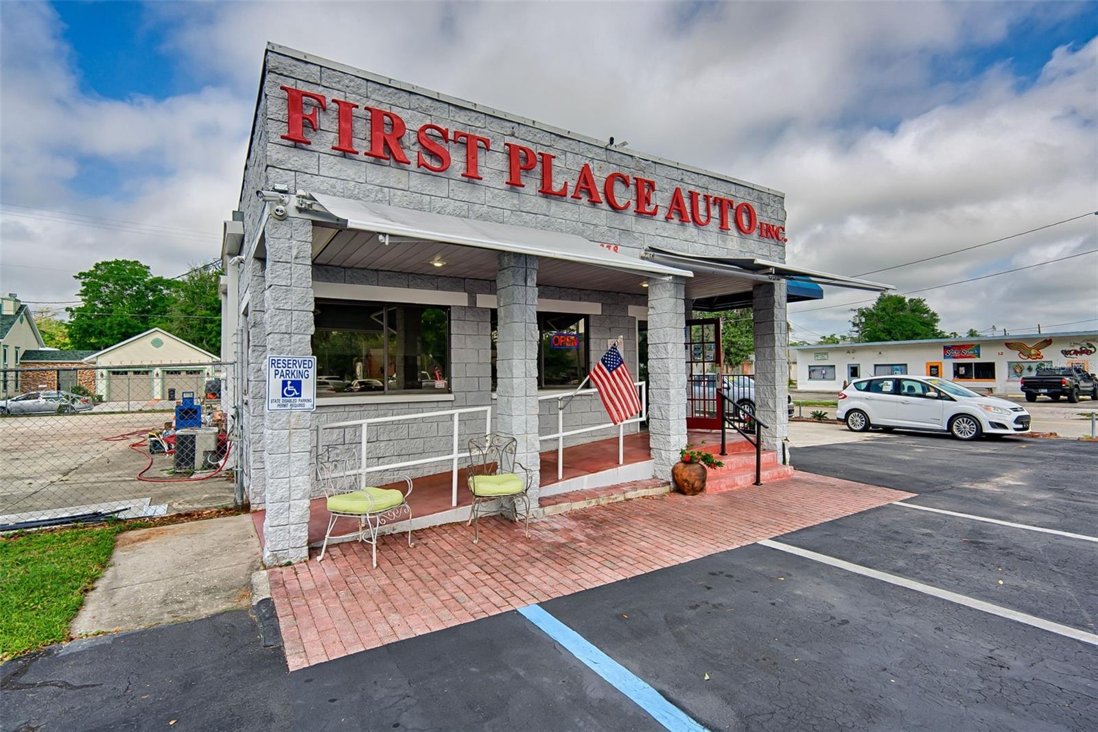 BRUSHS ADD TO GVILLE - Commercial Lease