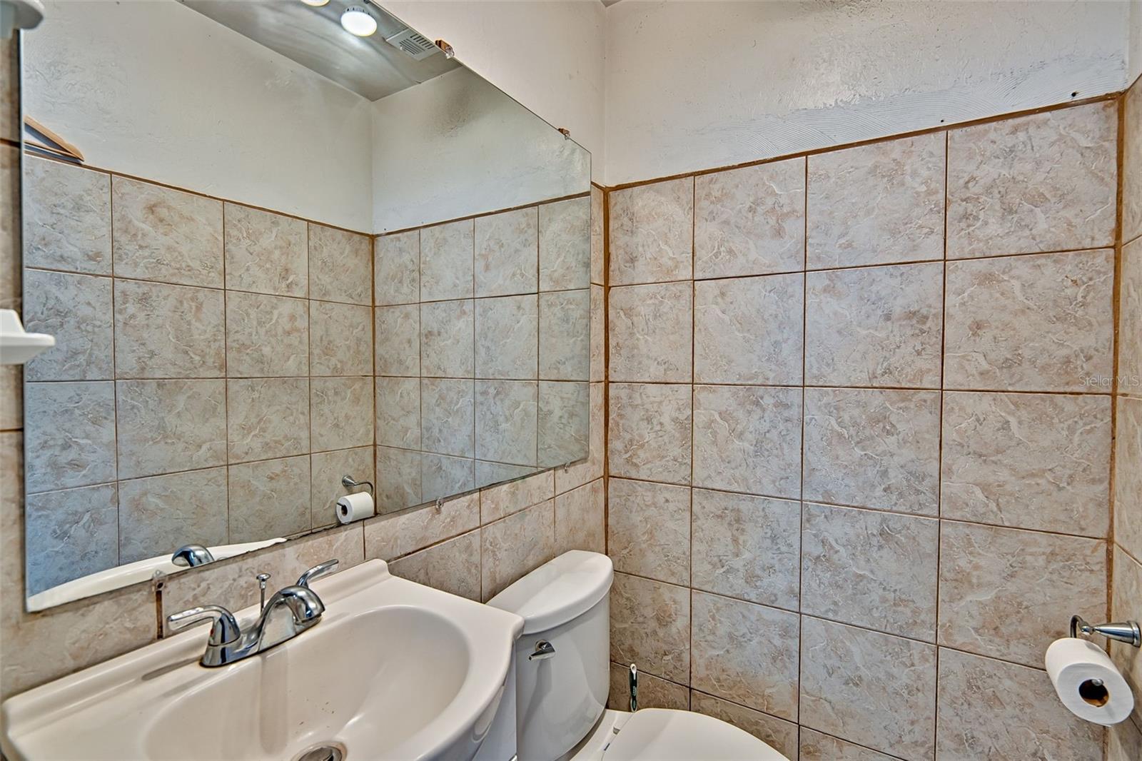 BRUSHS ADD TO GVILLE - Commercial Lease