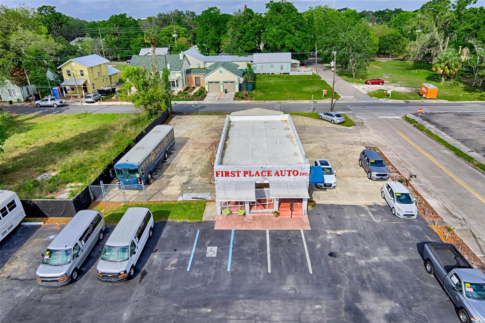 BRUSHS ADD TO GVILLE - Commercial Lease