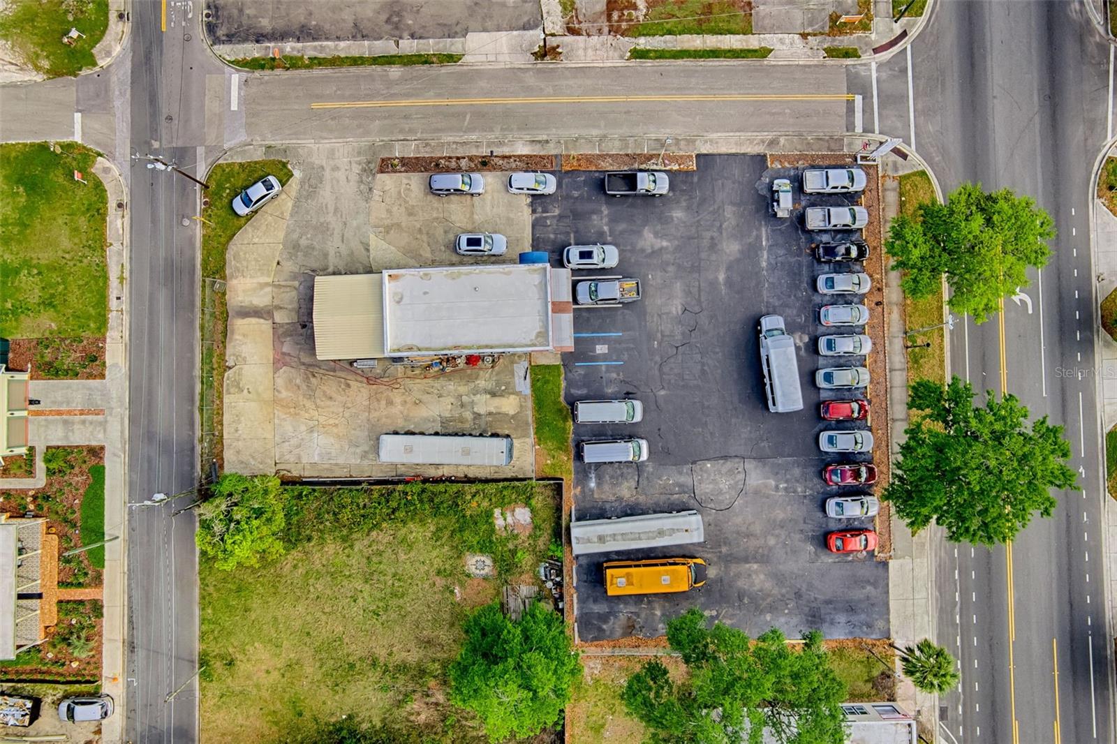 BRUSHS ADD TO GVILLE - Commercial Lease