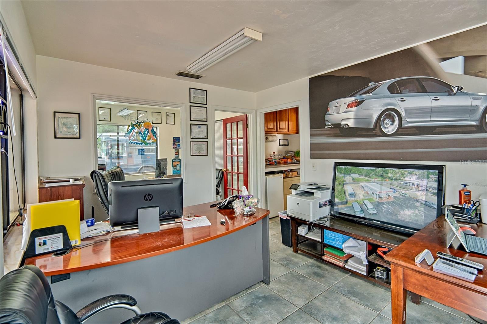 BRUSHS ADD TO GVILLE - Commercial Lease