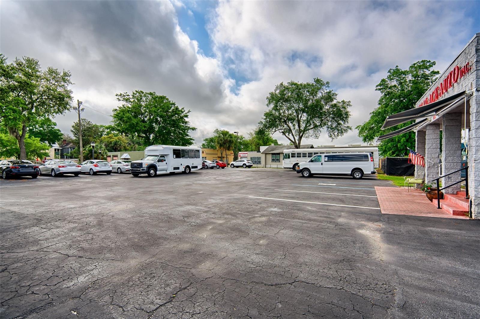 BRUSHS ADD TO GVILLE - Commercial Lease