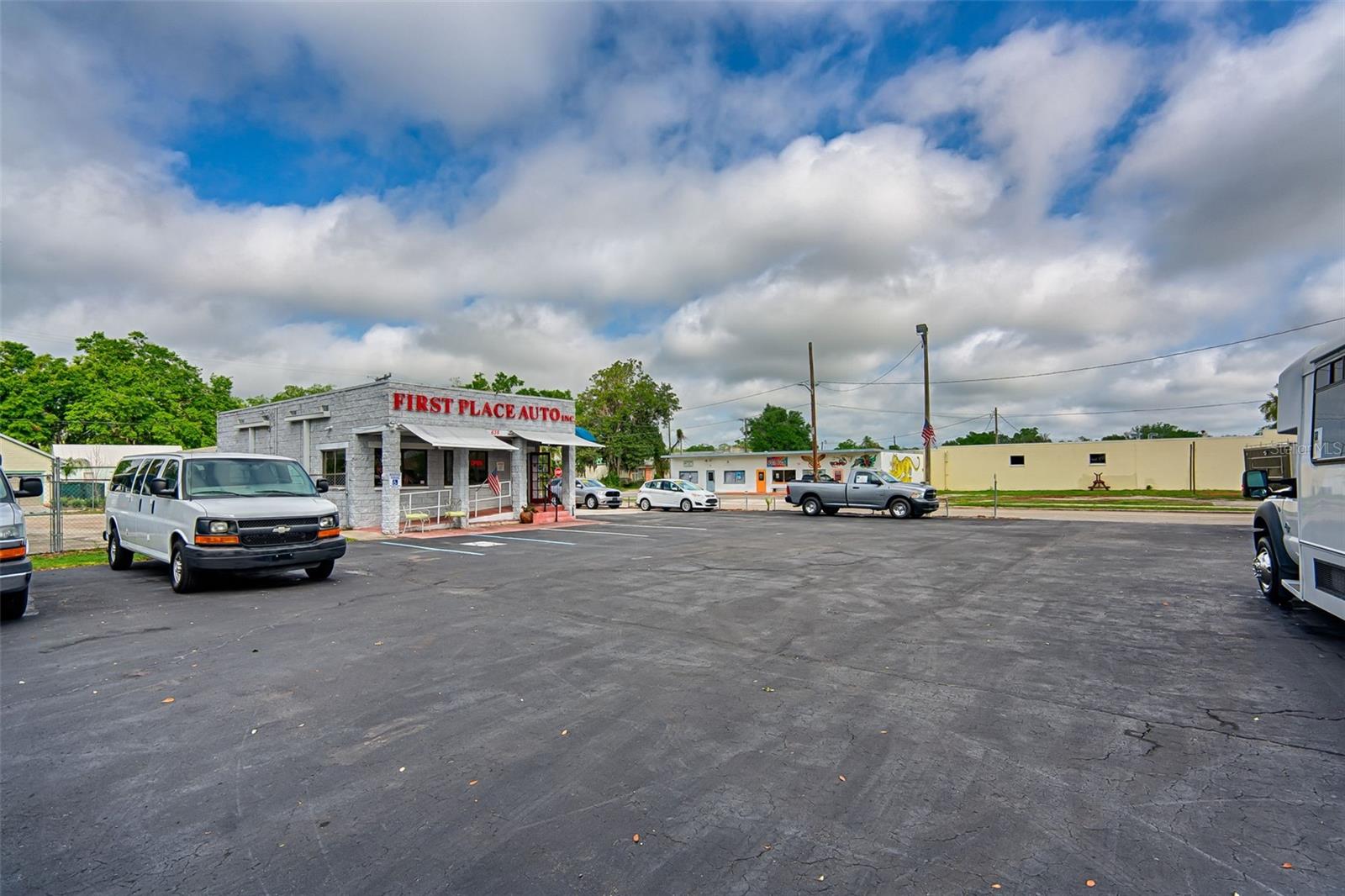 BRUSHS ADD TO GVILLE - Commercial Lease