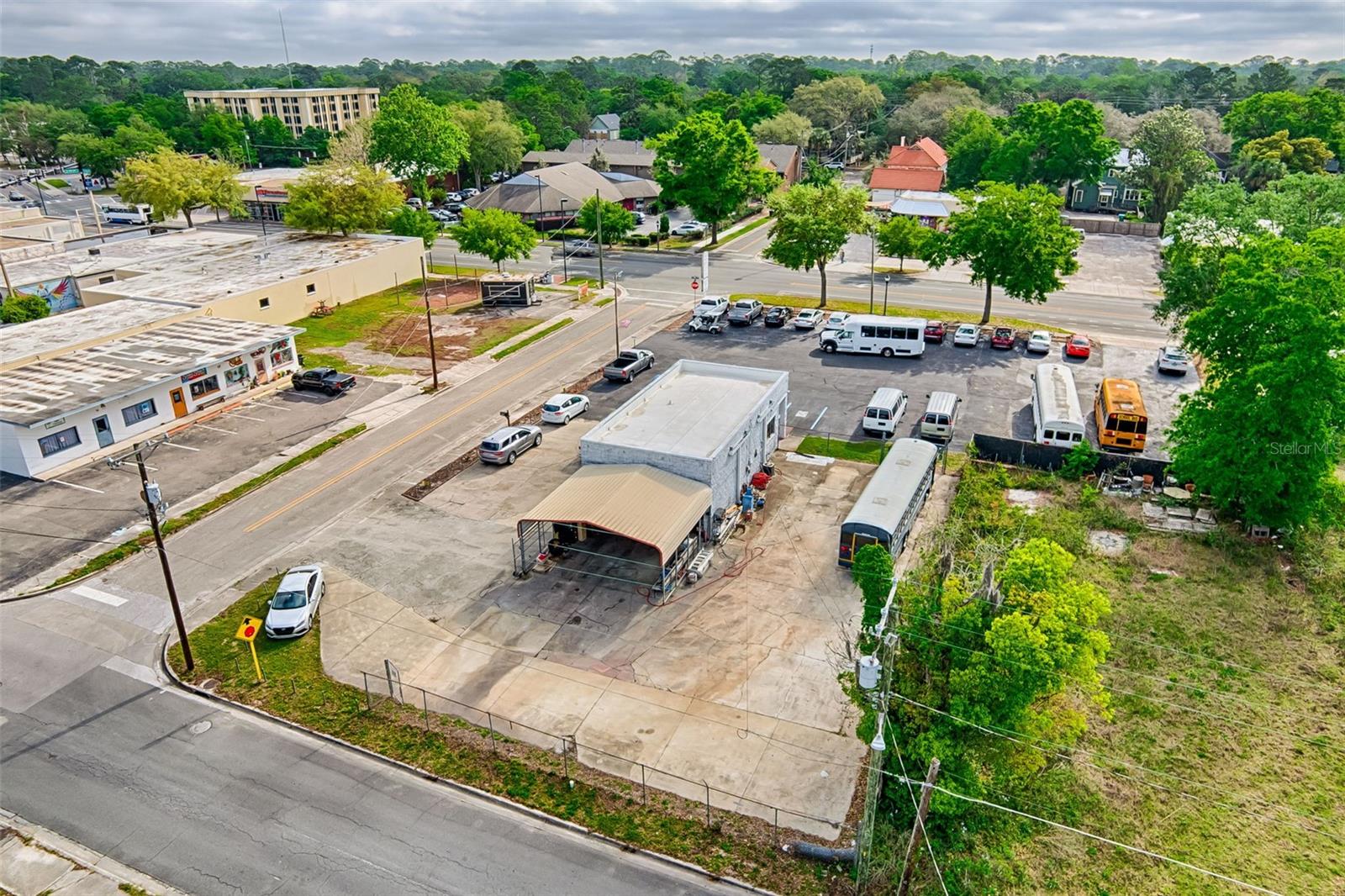 BRUSHS ADD TO GVILLE - Commercial Lease