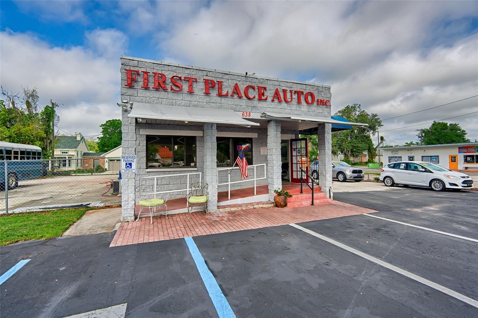 BRUSHS ADD TO GVILLE - Commercial Lease