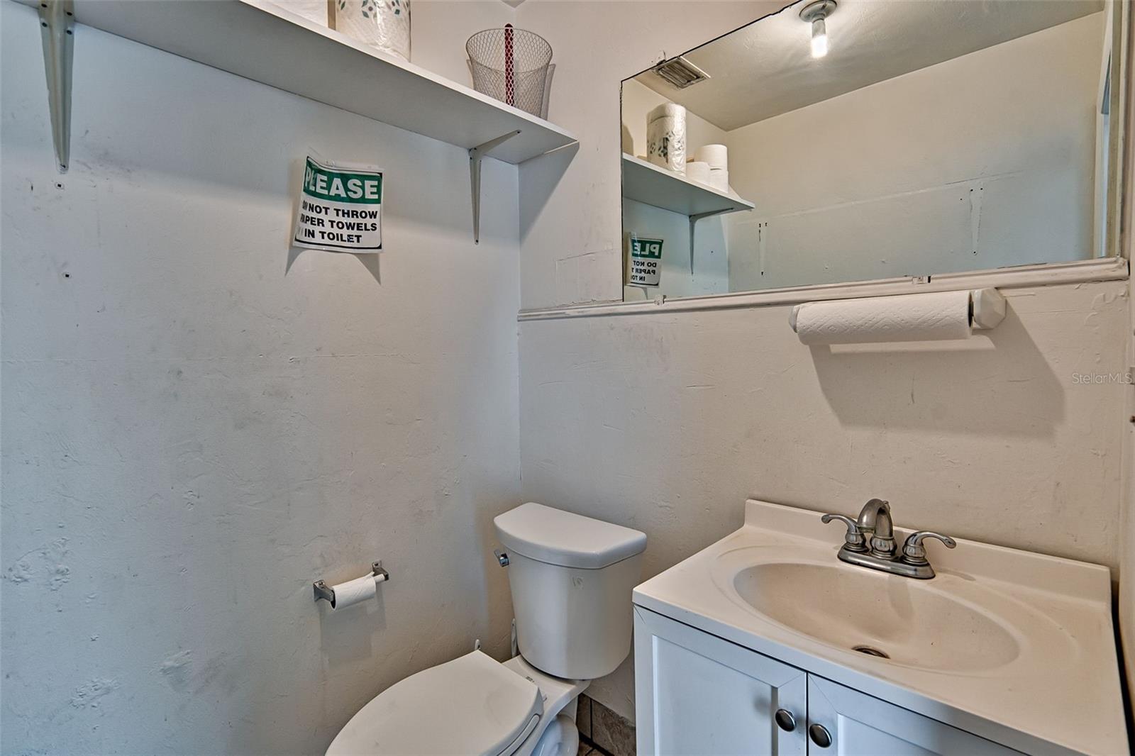 BRUSHS ADD TO GVILLE - Commercial Lease