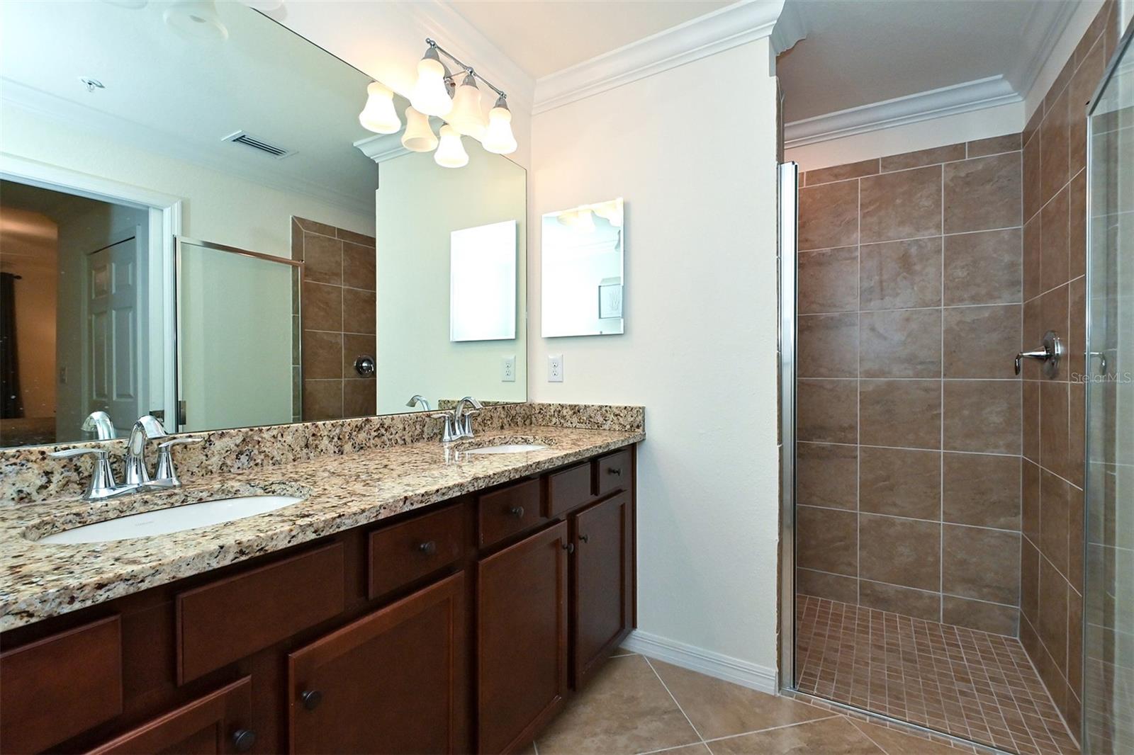 LAKEWOOD NATIONAL - Residential Lease