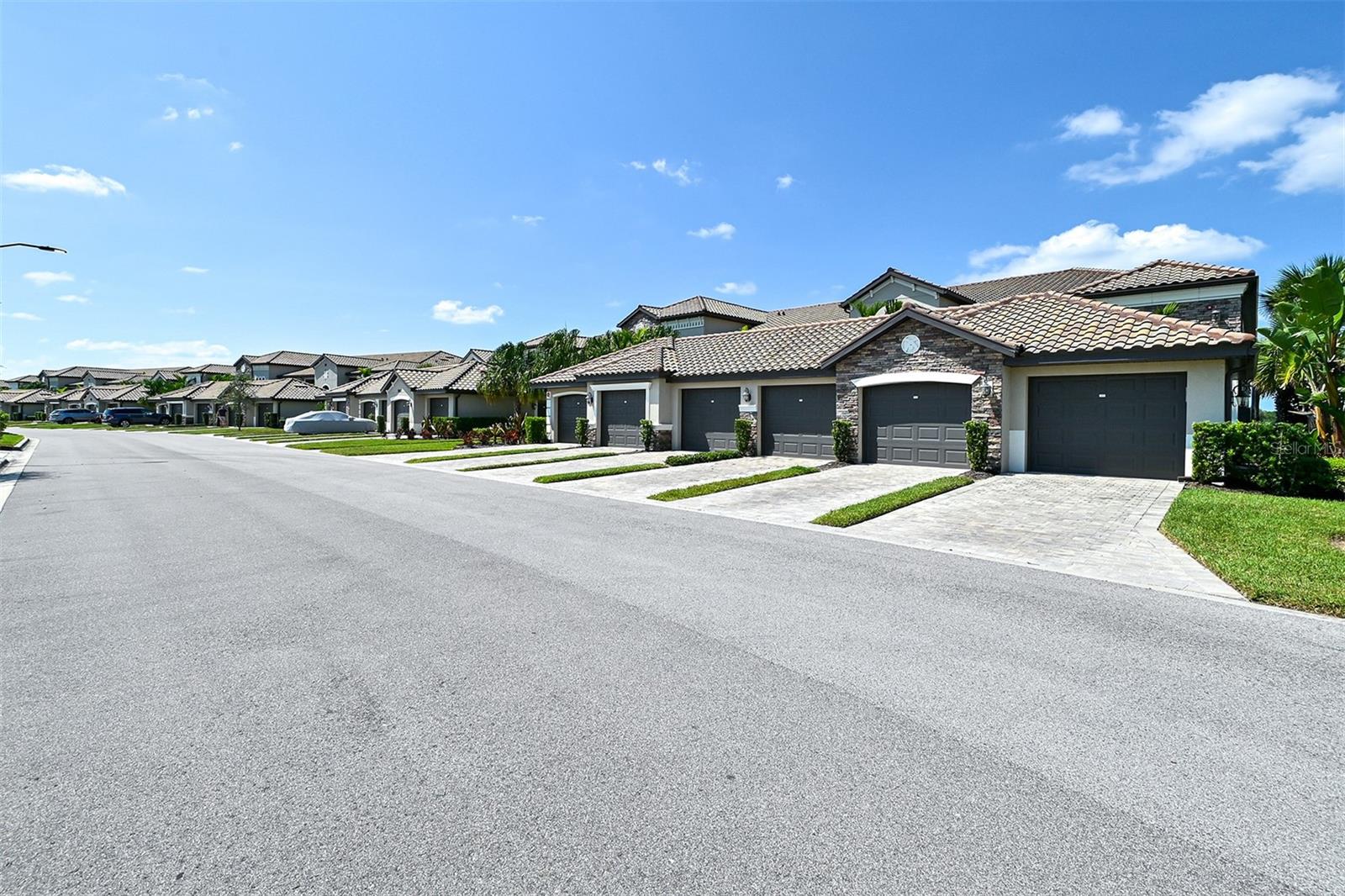 LAKEWOOD NATIONAL - Residential Lease