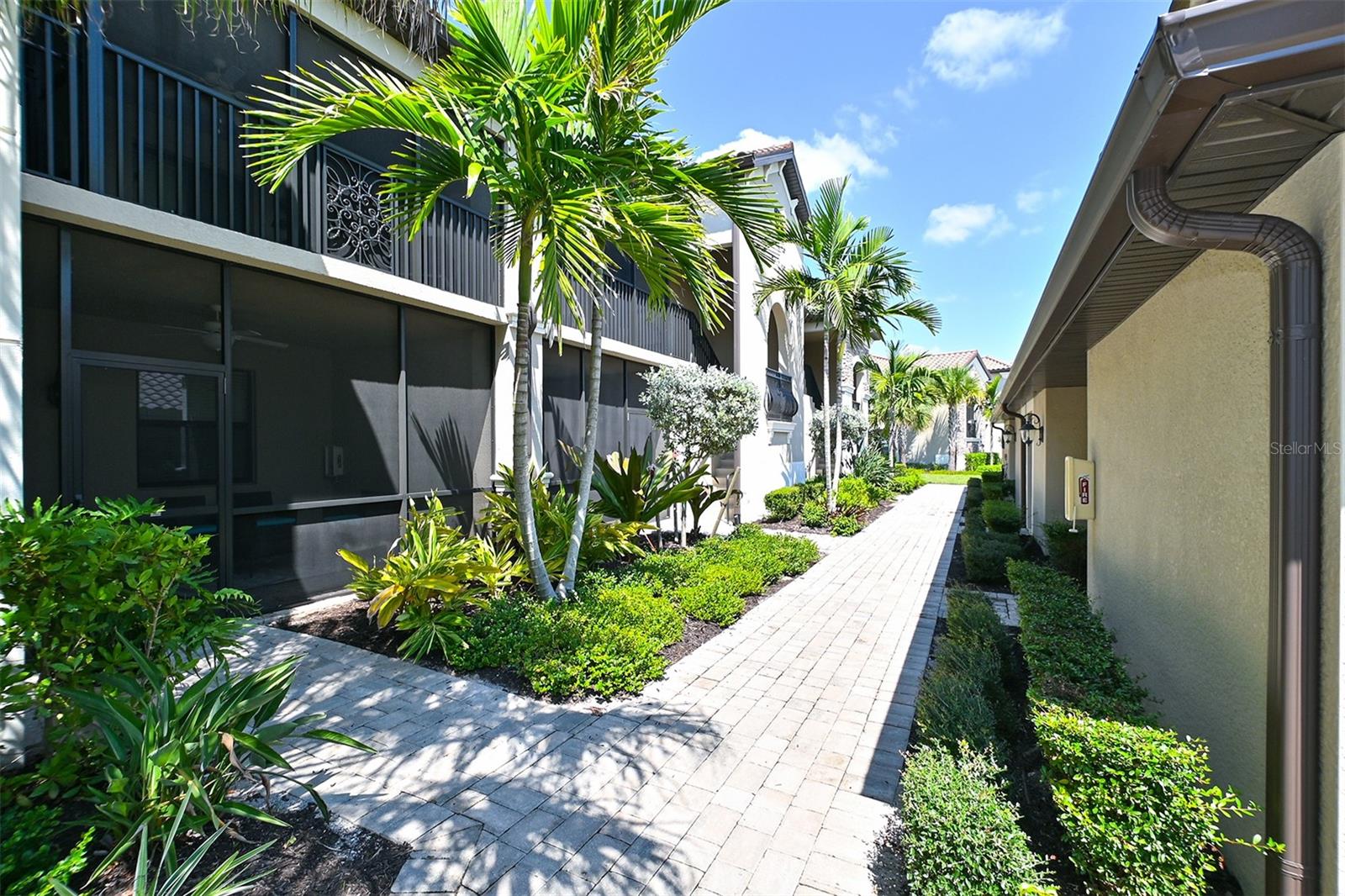 LAKEWOOD NATIONAL - Residential Lease