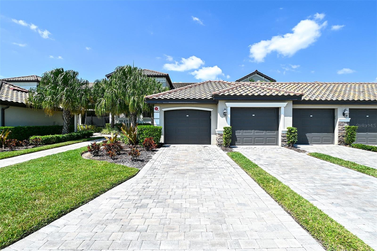 LAKEWOOD NATIONAL - Residential Lease
