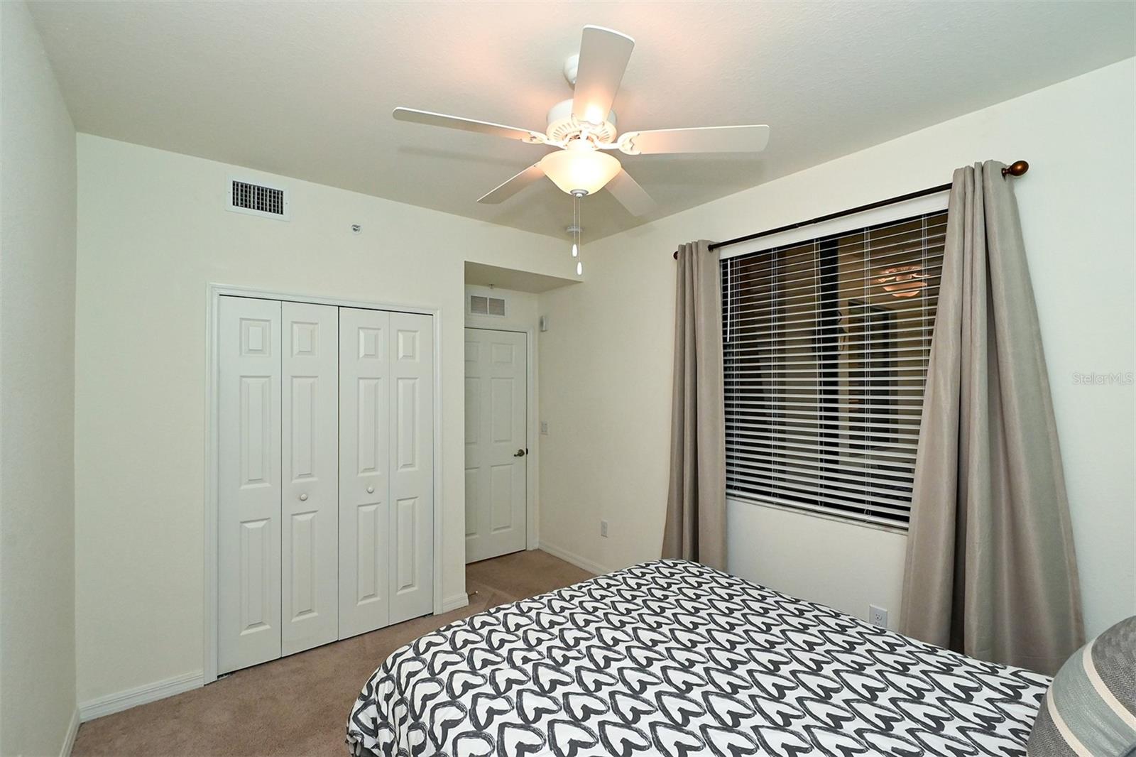 LAKEWOOD NATIONAL - Residential Lease
