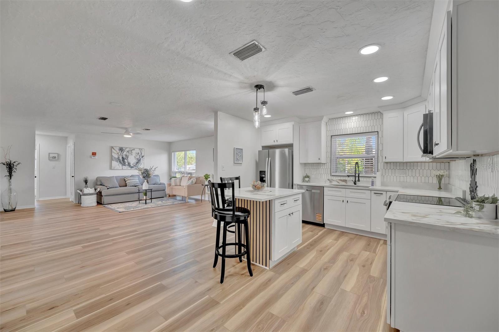 APOLLO BEACH UNIT TWO - Residential