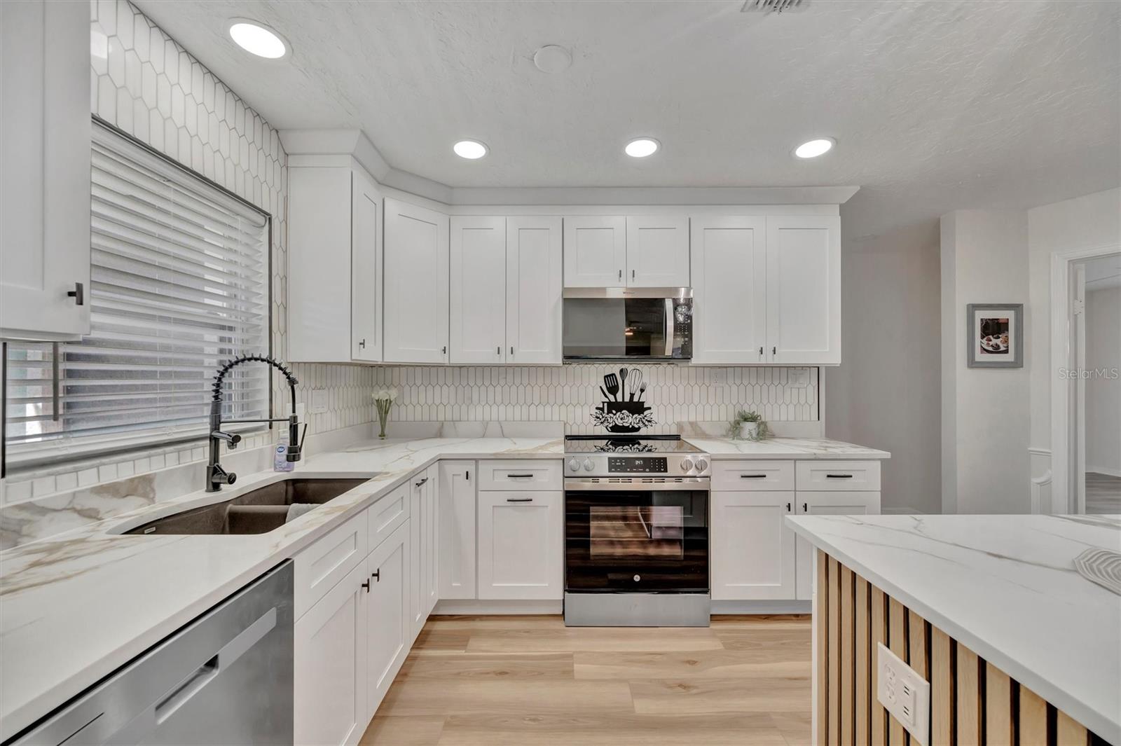 APOLLO BEACH UNIT TWO - Residential