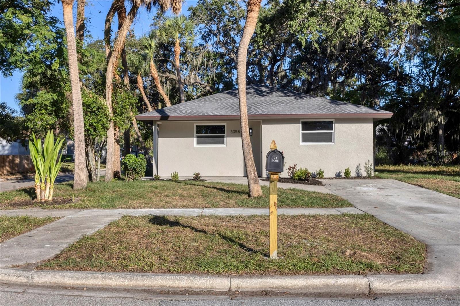 3058 PALMADELIA AVENUE