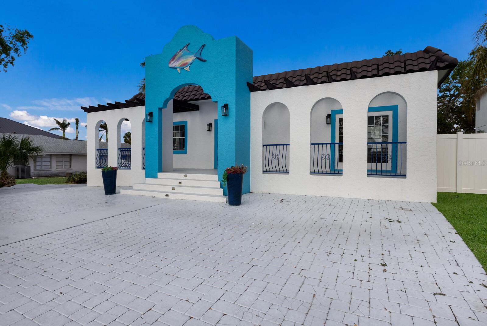 1521 SIESTA DRIVE