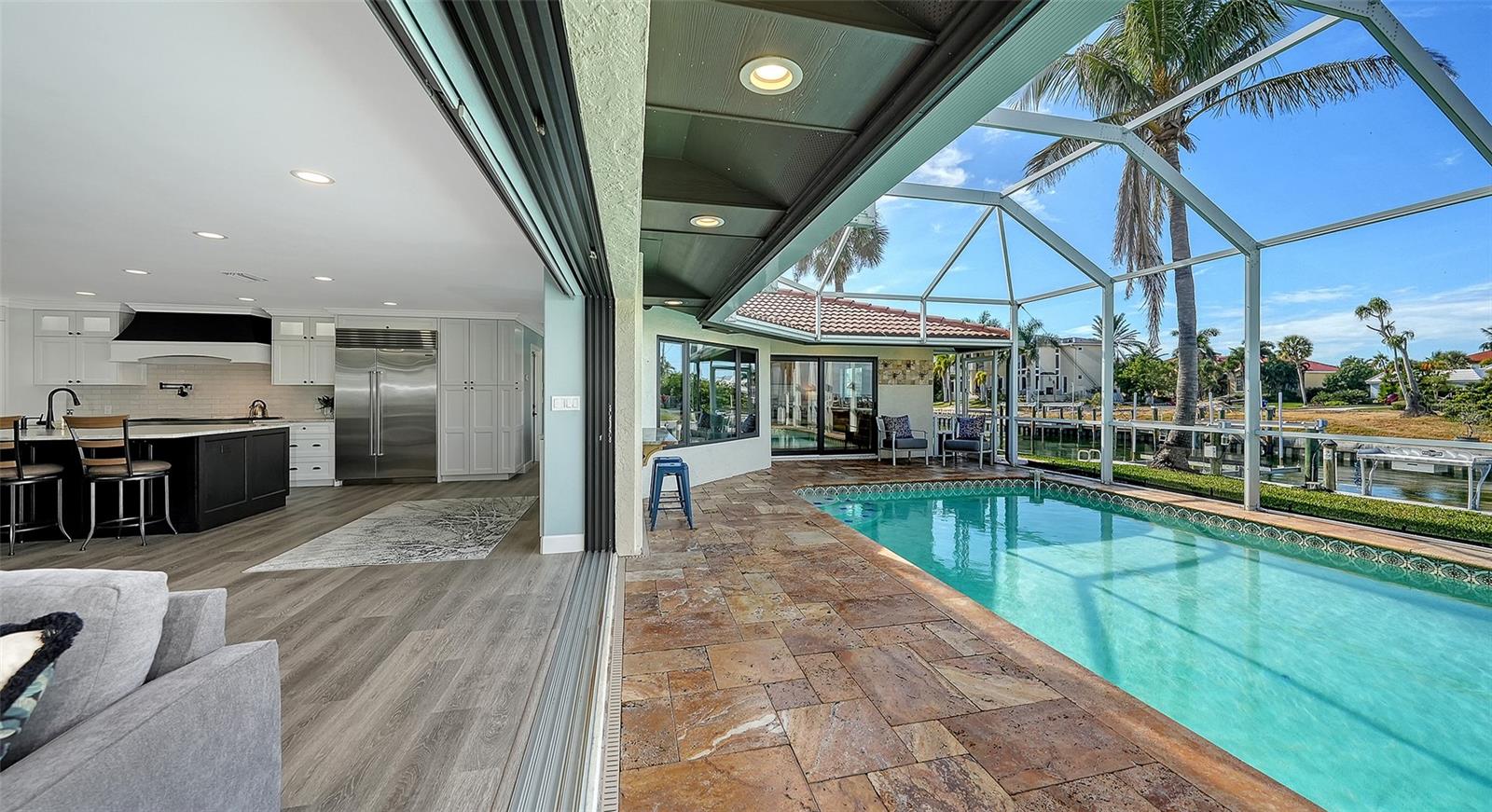 COUNTRY CLUB SHORES - Residential