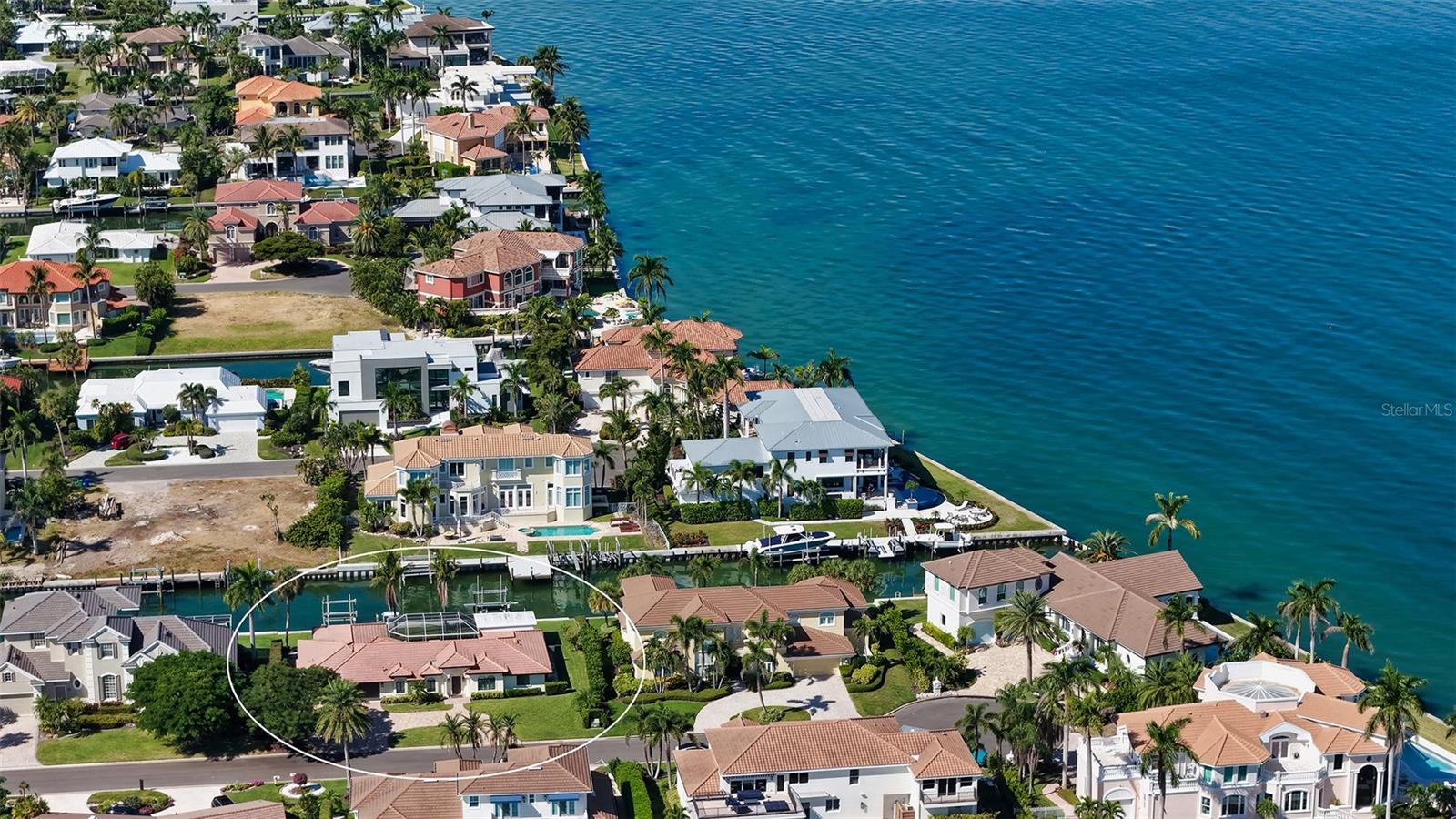 COUNTRY CLUB SHORES - Residential