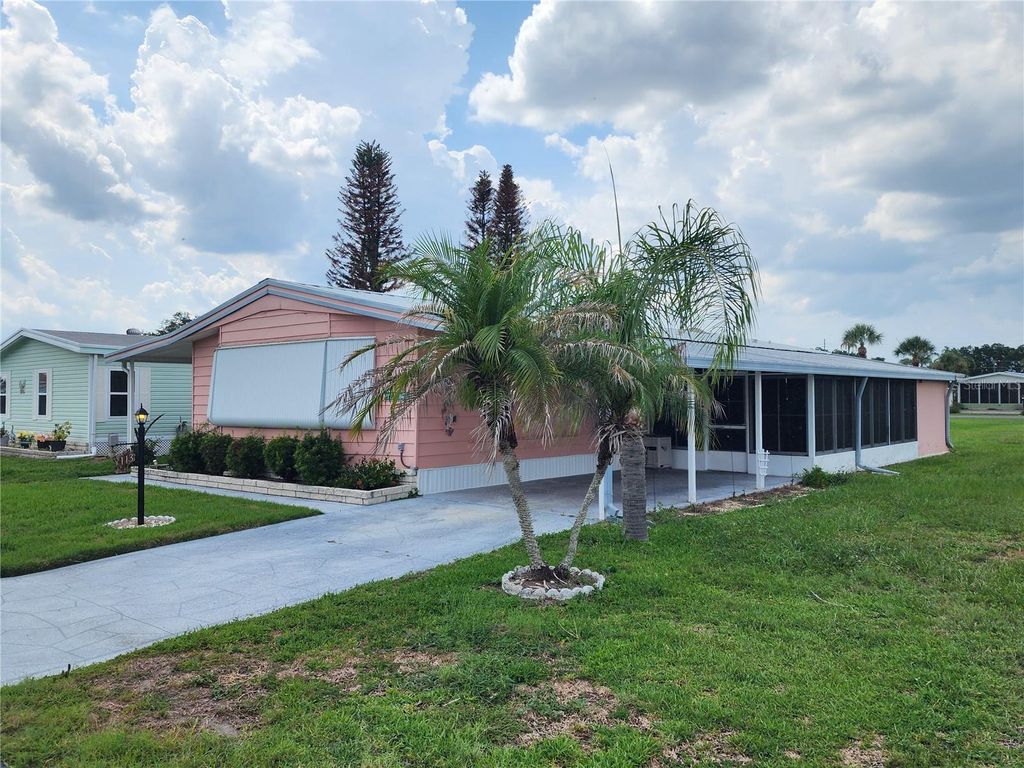 Photo of 113 Lake Hazel Drive, Winter Haven, FL 33884 (MLS # G5114792)