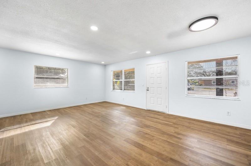 ACREAGE - Residential Income