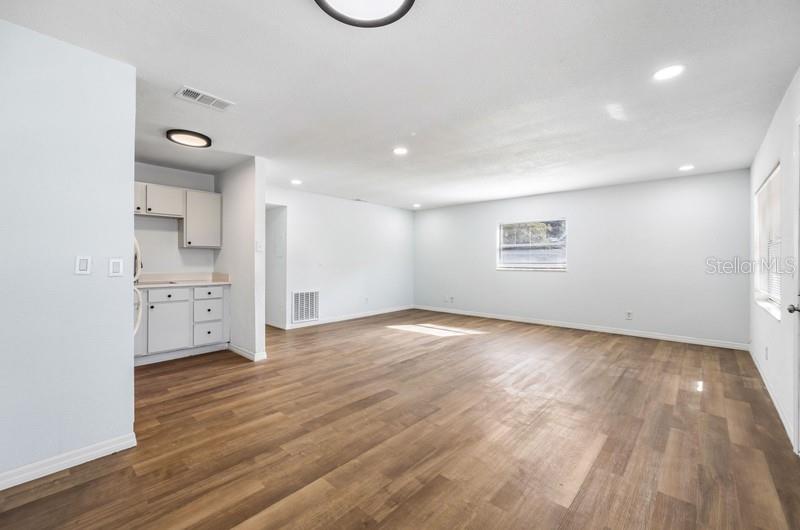 ACREAGE - Residential Income