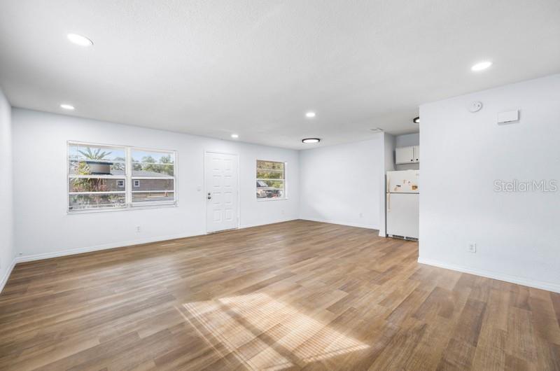 ACREAGE - Residential Income