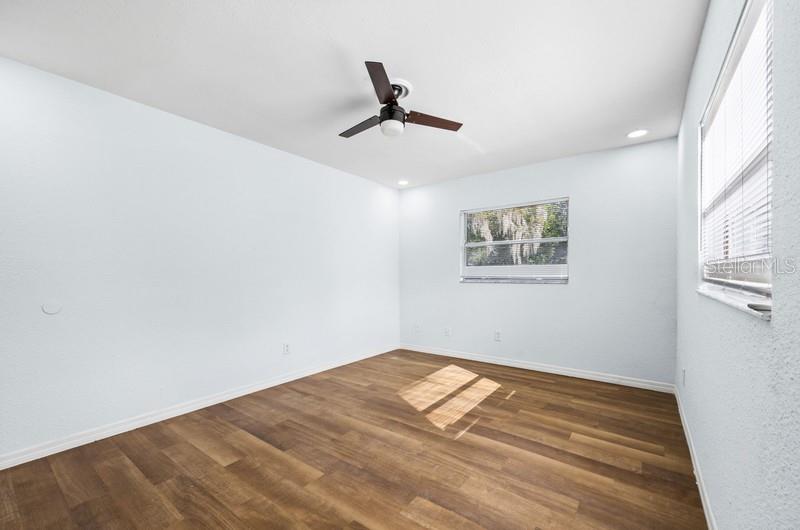 ACREAGE - Residential Income