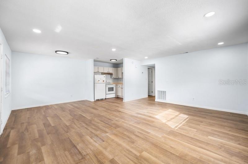 ACREAGE - Residential Income