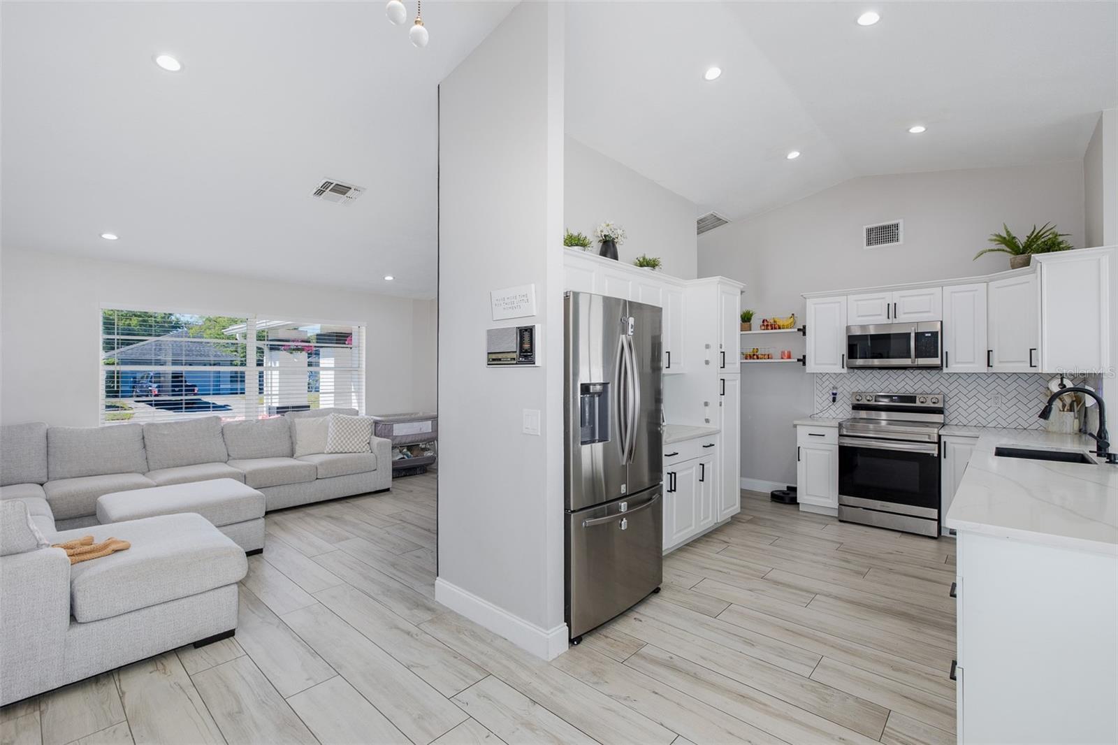 RIVER CROSSING - Residential