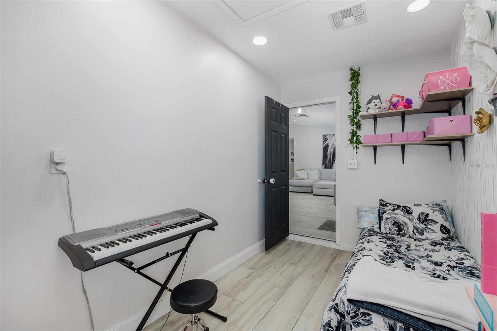 RIVER CROSSING - Residential