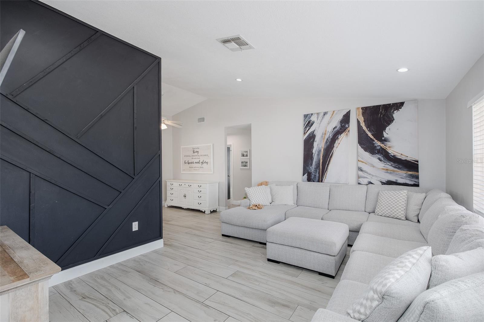 RIVER CROSSING - Residential