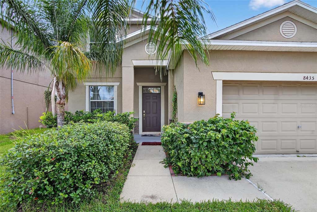 Photo of 8435 Hunters Fork Loop, Ruskin, FL 33573 (MLS # TB8535129)